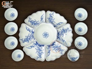 Bộ đồ ăn hoa mặt trời men lam cổ vẽ hoa Sen dây, đường kính 45cm