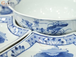 Bộ đồ ăn hoa mặt trời men lam cổ vẽ hoa Sen, đường kính 55cm (cả khay gỗ)