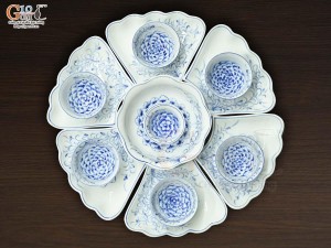 Bộ đồ ăn hoa mặt trời men lam cổ vẽ Phù Dung, đường kính 45cm