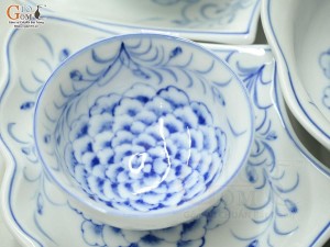 Bộ đồ ăn hoa mặt trời men lam cổ vẽ Phù Dung, đường kính 45cm