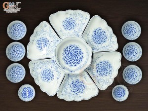 Bộ đồ ăn hoa mặt trời men lam cổ vẽ Phù Dung, đường kính 45cm