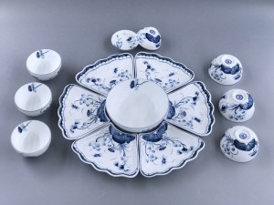 Bộ đồ ăn hoa mặt trời men trắng họa tiết sen