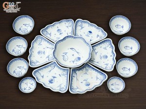 Bộ đồ ăn hoa mặt trời men trắng vẽ tiểu Ngư, đường kính 45cm