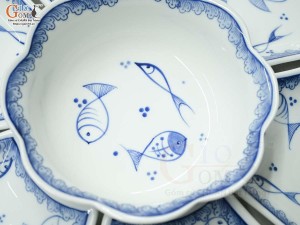 Bộ đồ ăn hoa mặt trời men trắng vẽ tiểu Ngư, đường kính 45cm
