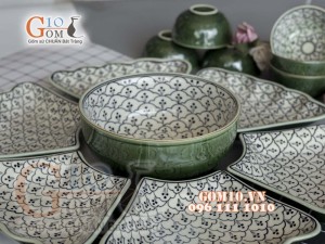Bộ đồ ăn Hoa Mặt Trời vẽ Bèo cổ khắc hoa 55cm