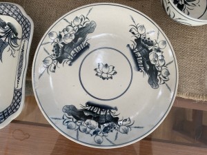 Bộ đồ ăn men bóng họa tiết chuồn lá khoai, 7 chi tiết