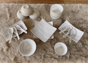 Bộ đồ ăn men gốm chỉ trắng