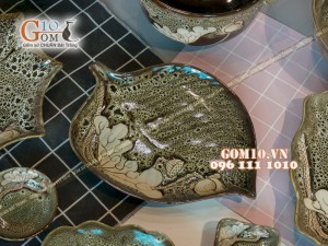 Bộ đồ ăn men hỏa biến gấm vàng khắc sen đầy đủ chi tiết