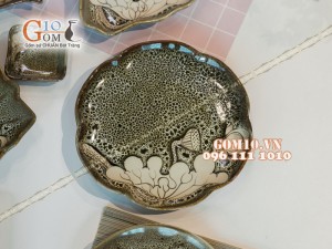Bộ đồ ăn men hỏa biến gấm vàng khắc sen đầy đủ chi tiết