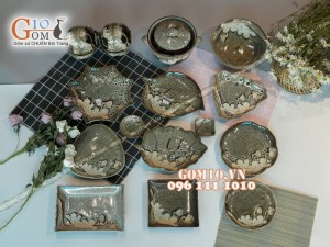 Bộ đồ ăn men hỏa biến gấm vàng khắc sen đầy đủ chi tiết