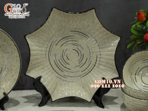 Bộ đồ ăn men kem tấm kẻ chỉ, 13 chi tiết