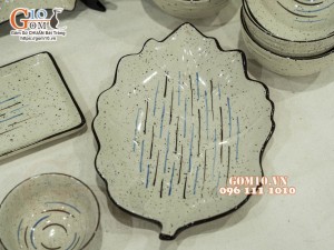 Bộ đồ ăn men kem tấm kẻ chỉ, 13 chi tiết