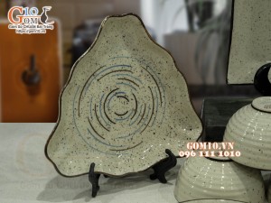 Bộ đồ ăn men kem tấm kẻ chỉ màu, 13 chi tiết