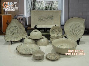 Bộ đồ ăn men kem tấm kẻ chỉ màu, 13 chi tiết