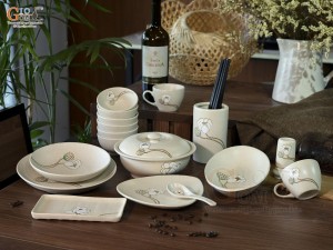 Bộ đồ ăn men kem tấm vẽ Bạch Liên, 17 chi tiết
