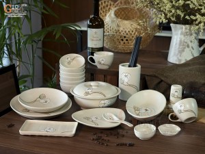 Bộ đồ ăn men kem tấm vẽ Bạch Liên, 19 chi tiết