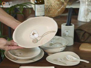 Bộ đồ ăn men kem tấm vẽ Bạch Liên, 17 chi tiết
