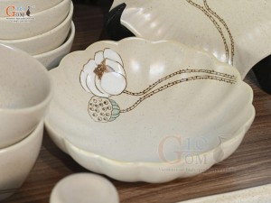 Bộ đồ ăn men kem tấm vẽ Bạch Liên, 37 chi tiết