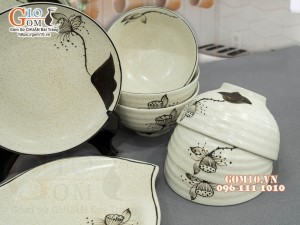 Bộ đồ ăn men kem tấm vẽ hoa Sen, 13 chi tiết