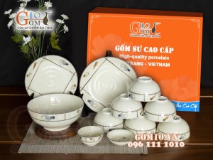 Bộ đồ ăn men kem vẽ Cà Rốt, 11 chi tiết