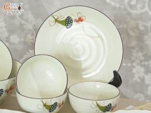 Bộ đồ ăn men kem vẽ Chuồn Sen, 13 chi tiết