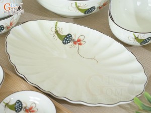 Bộ đồ ăn men kem vẽ Chuồn Sen, 13 chi tiết