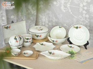 Bộ đồ ăn men kem vẽ Chuồn Sen, 16 chi tiết