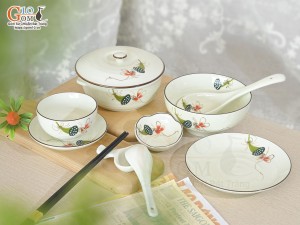 Bộ đồ ăn men kem vẽ Chuồn Sen, 9 chi tiết