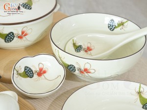 Bộ đồ ăn men kem vẽ Chuồn Sen, 9 chi tiết