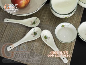 Bộ đồ ăn men kem vẽ Đài Sen, chỉ xanh - 23 chi tiết