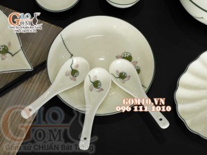 Bộ đồ ăn men kem vẽ Đài Sen, chỉ xanh - 22 chi tiết
