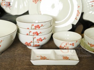 Bộ đồ ăn men kem vẽ hoa Đào đỏ, 14 chi tiết