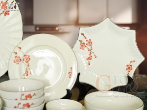 Bộ đồ ăn men kem vẽ hoa Đào đỏ, 14 chi tiết