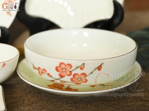 Bộ đồ ăn men kem vẽ hoa Đào đỏ, 14 chi tiết