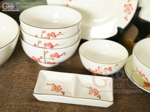 Bộ đồ ăn men kem vẽ hoa Đào đỏ, 14 chi tiết