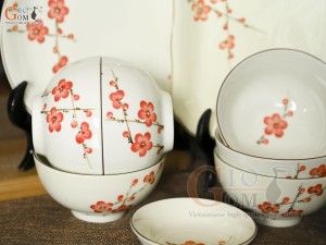 Bộ đồ ăn men kem vẽ hoa Đào đỏ, 18 chi tiết