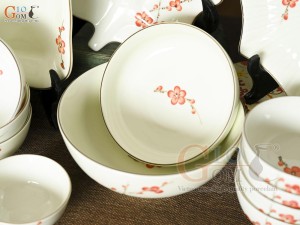 Bộ đồ ăn men kem vẽ hoa Đào đỏ, 18 chi tiết