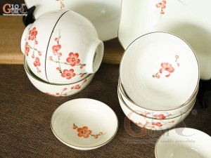 Bộ đồ ăn men kem vẽ hoa Đào đỏ, 18 chi tiết