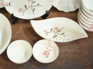 Bộ đồ ăn men kem vẽ hoa Đào hồng, 13 chi tiết