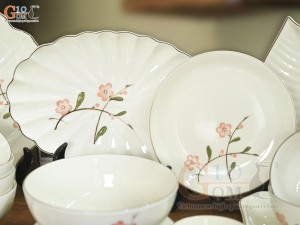 Bộ đồ ăn men kem vẽ hoa Đào hồng, 15 chi tiết