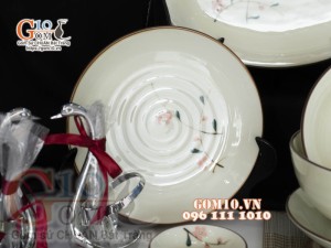 Bộ đồ ăn men kem vẽ hoa Đào phai, chỉ nâu - 22 chi tiết