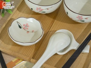 Bộ đồ ăn men kem vẽ hoa Đào phai, 9 chi tiết