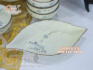 Bộ đồ ăn men kem vẽ hoa Đào Xanh chỉ nâu, 23 chi tiết