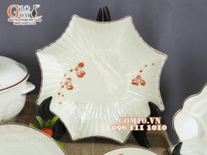 Bộ đồ ăn men kem vẽ hoa Hải Đường, 20 chi tiết