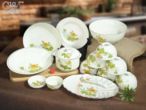 Bộ đồ ăn men kem vẽ hoa Sen vàng, 15 chi tiết