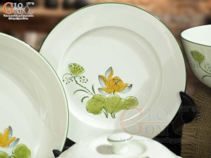 Bộ đồ ăn men kem vẽ hoa Sen vàng, 15 chi tiết