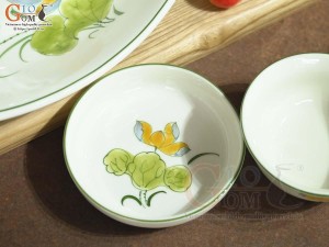 Bộ đồ ăn men kem vẽ hoa Sen vàng, 15 chi tiết