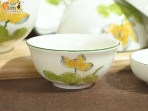 Bộ đồ ăn men kem vẽ hoa Sen vàng, 18 chi tiết