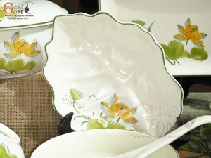 Bộ đồ ăn men kem vẽ hoa Sen vàng, 18 chi tiết