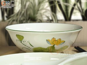 Bộ đồ ăn men kem vẽ hoa Sen vàng